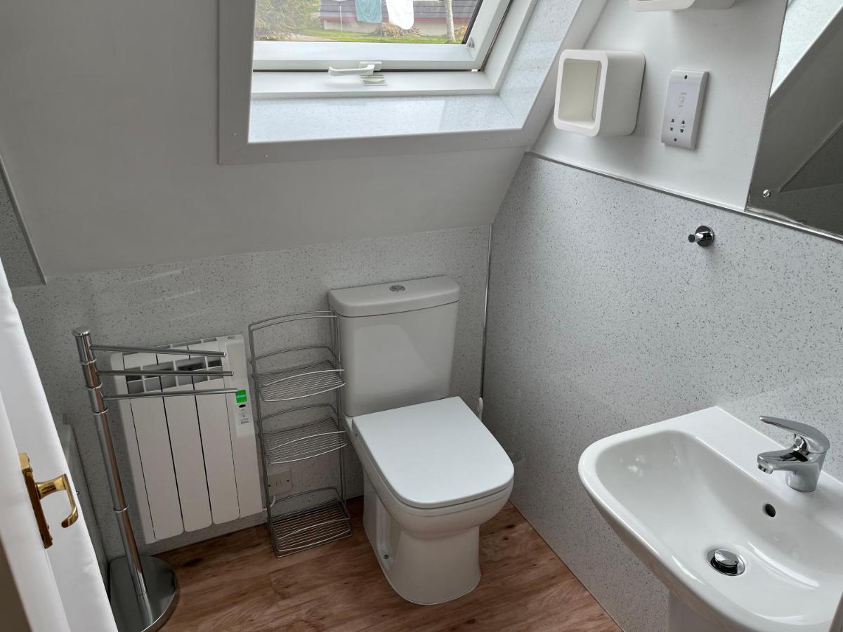 Highland Glen Lodges Rogart Экстерьер фото