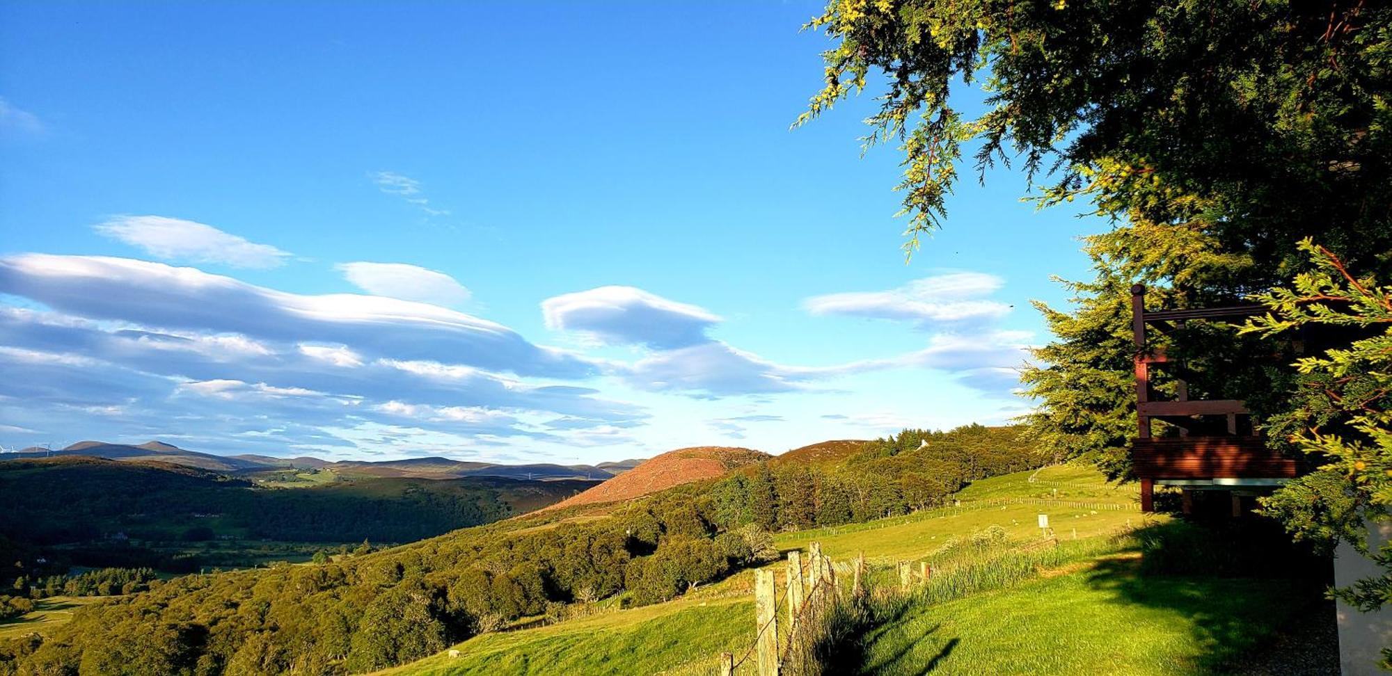 Highland Glen Lodges Rogart Экстерьер фото